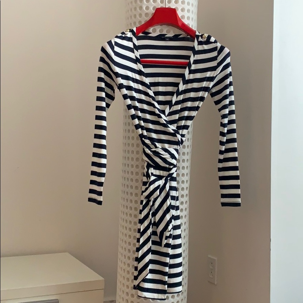 BANANA REPUBLIC Wrap dress. Navy and white. XS